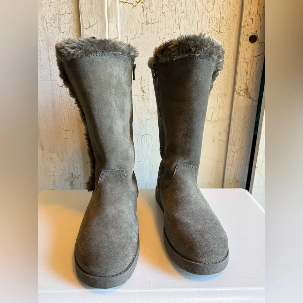 TARGET Suede Leather Faux Fur Trim Gray Winter Insulated Zipper Boots women sz 9